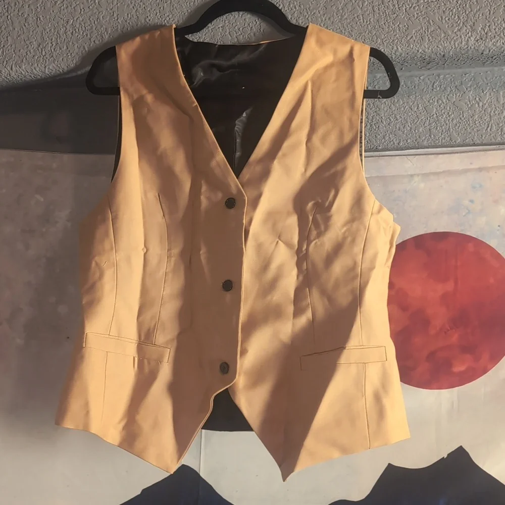 Women's Tailored 3 Piece Dress Suit In Tan - Picture 7 of 14